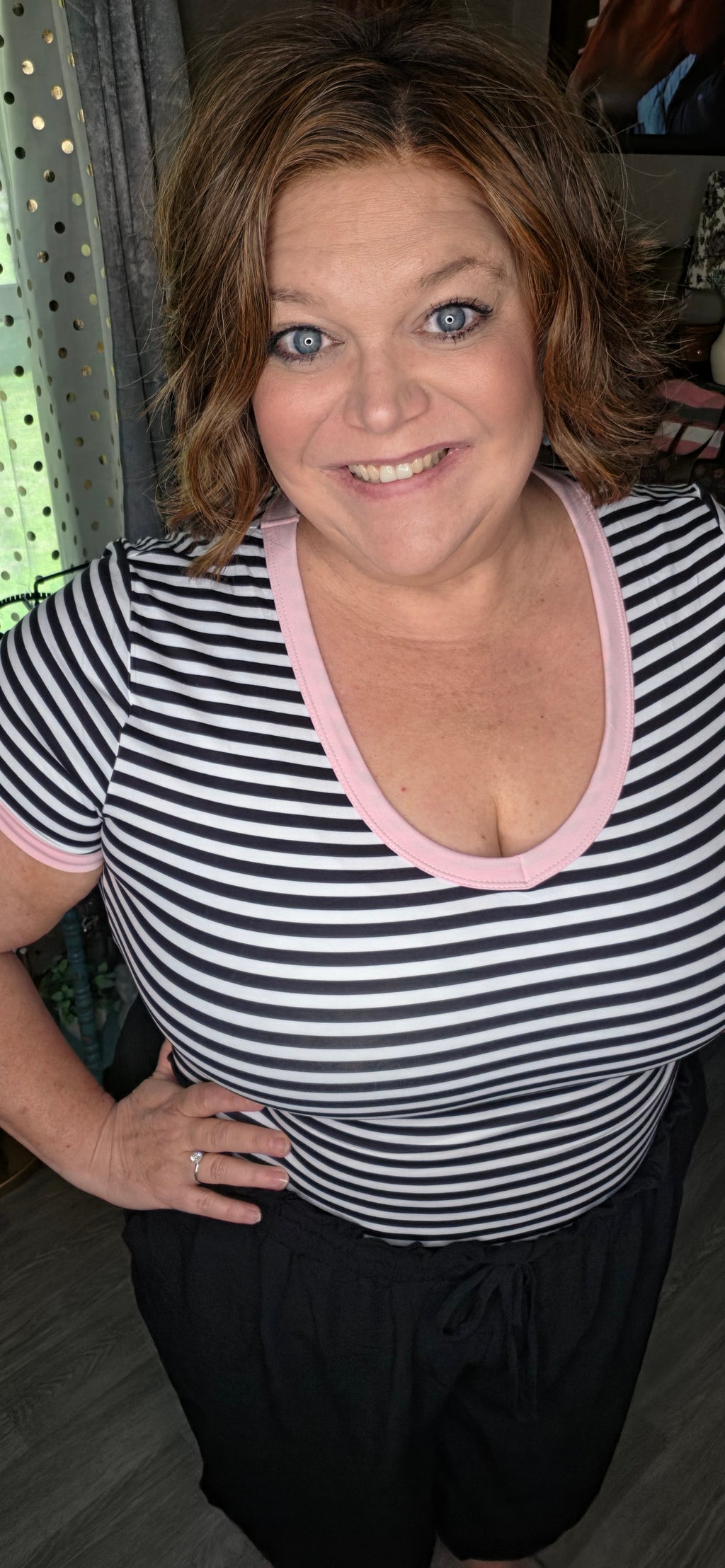 Close Up- Slim Fit V Neck 4 Colors